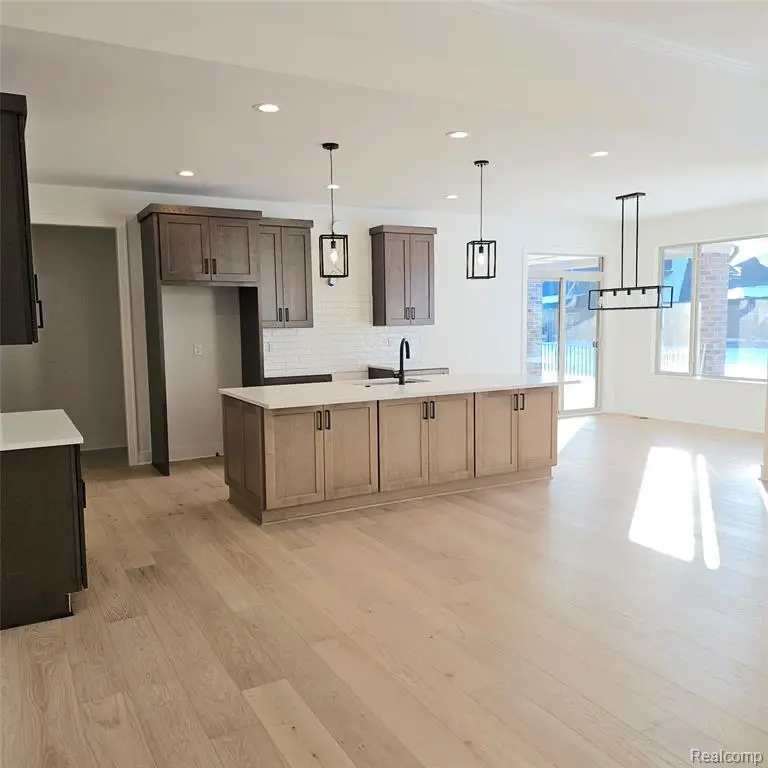 7368 Brys, Shelby, MI 48316 - #3