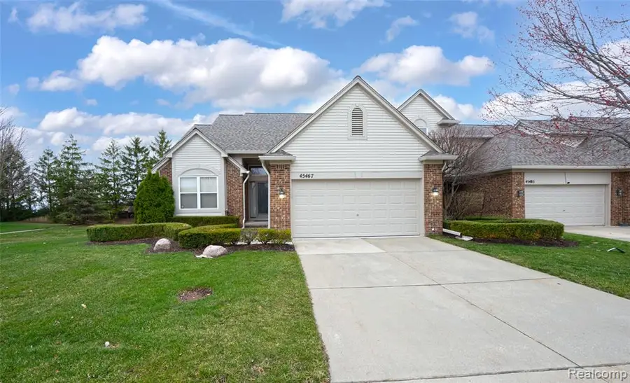 45467 Coachfort, Macomb, MI 48044 - #2