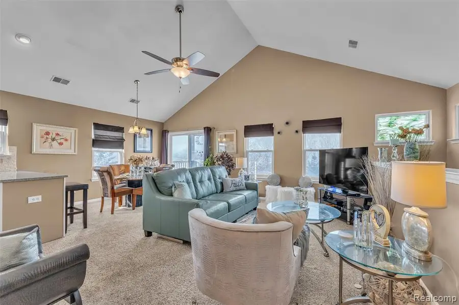 29104 Philadelphia #13, New Baltimore, MI 48051 - #2