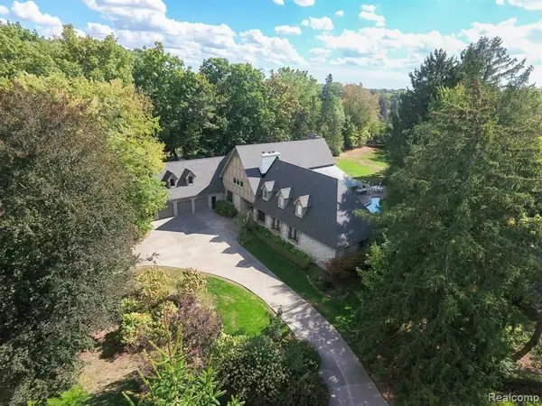 320 Cranbrook, Bloomfield Hills, MI 48304