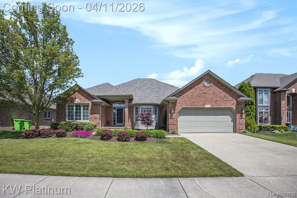 19943 Riverwoods, Macomb, MI 48044