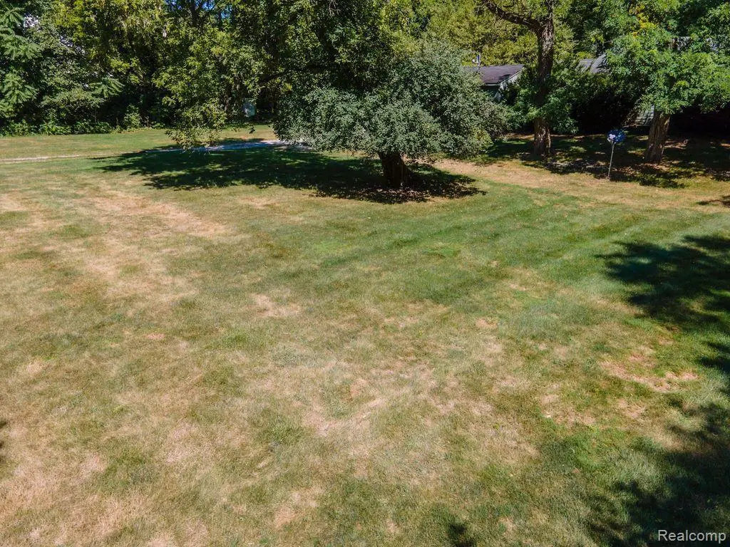 25690 W 14 Mile, Bloomfield Hills, MI 48301 - #1