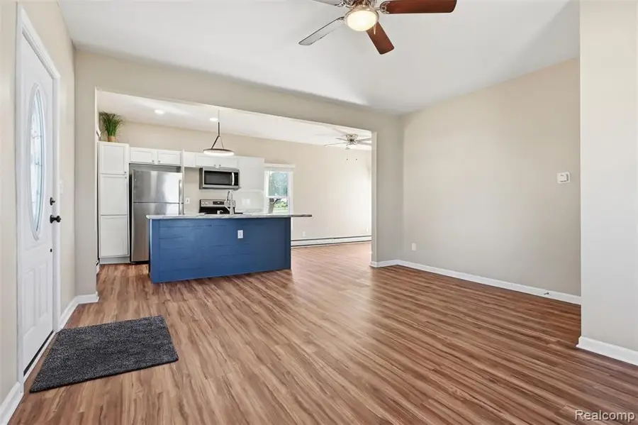 532 E Broad, Linden, MI 48451 - #3