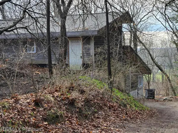 12776 Buno, Milford, MI 48380