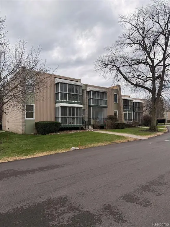 33023 Fargo, Livonia, MI 48152