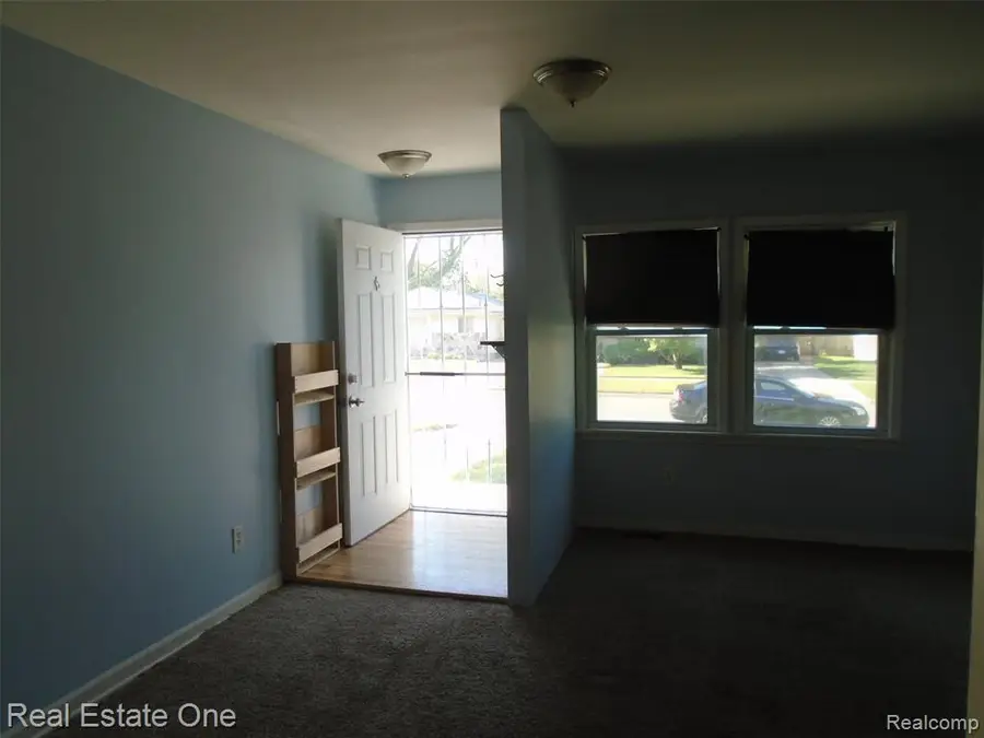 27064 Notre Dame, Inkster, MI 48141 - #2
