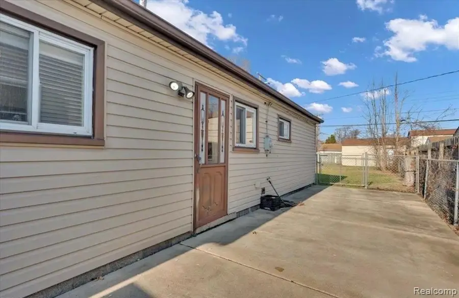 19331 Meier, Roseville, MI 48066 - #2