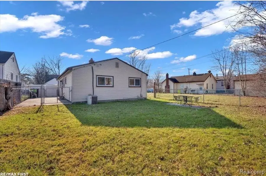 19331 Meier, Roseville, MI 48066 - #3