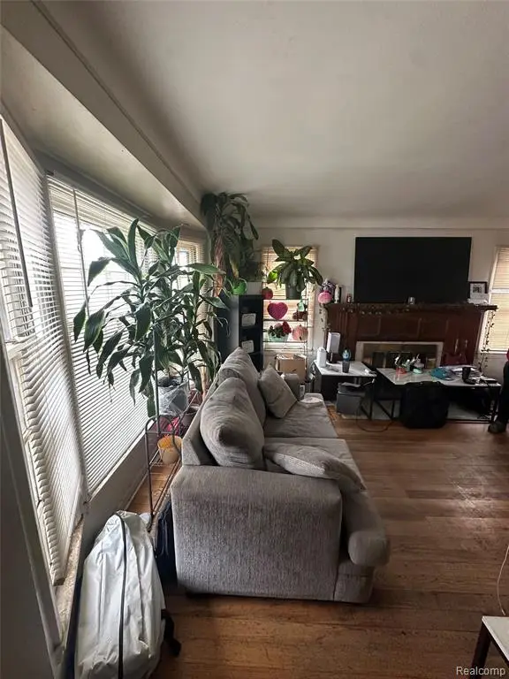 9091 Warwick, Detroit, MI 48228 - #3
