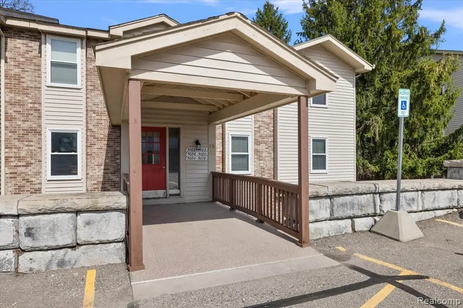 5080 Harbor Oak, Waterford, MI 48329 - #3