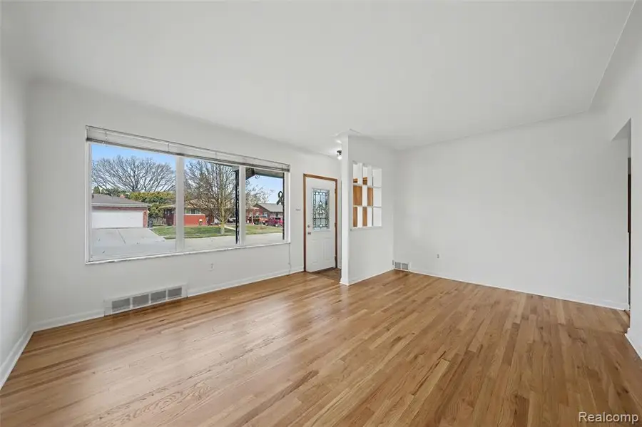 20848 Walton, Saint Clair Shores, MI 48081 - #3