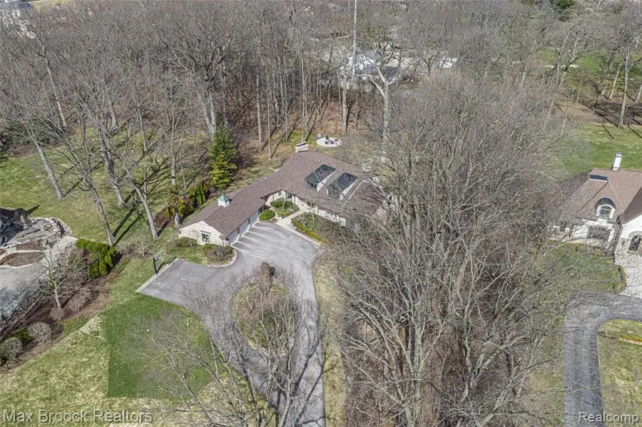 5275 Brookdale, Bloomfield Hills, MI 48304 - #3