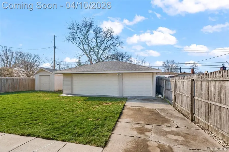 11368 Canterbury, Warren, MI 48093 - #3