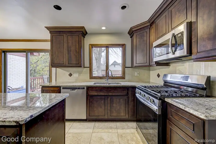 38092 Westchester, Sterling Heights, MI 48310 - #3