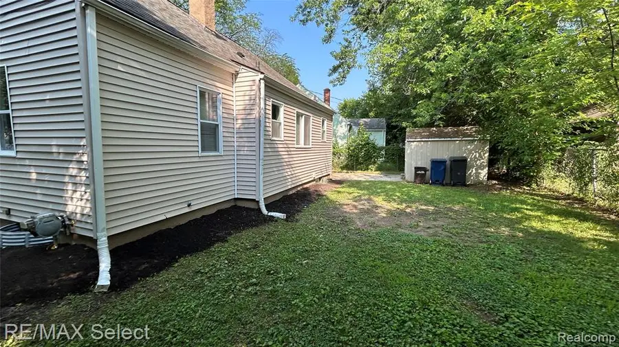 1902 Crestbrook, Flint, MI 48507 - #3