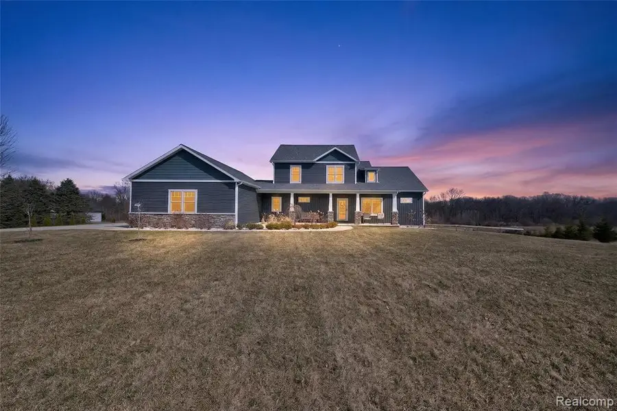 5360 Stone Garden, Howell, MI 48843 - #2