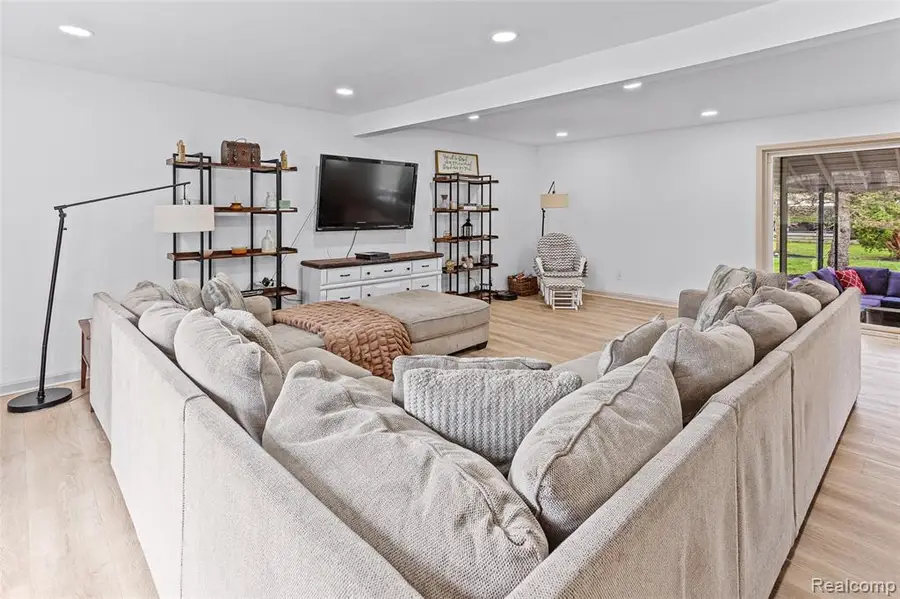 4594 Barcroft, Sterling Heights, MI 48310 - #2