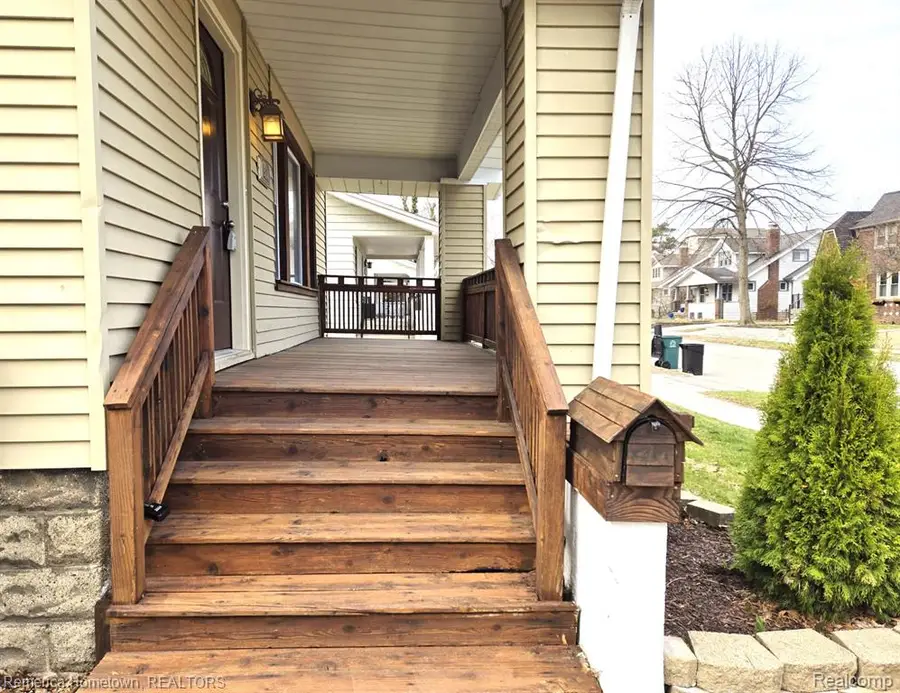 571 W Saratoga, Ferndale, MI 48220 - #2