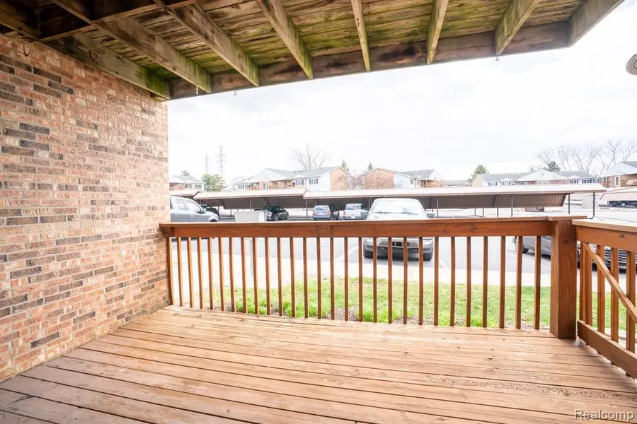 1335 Harbour Blvd #89, Trenton, MI 48183 - #2