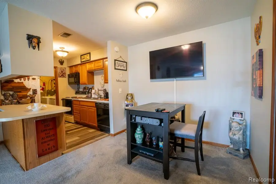 1335 Harbour Blvd #89, Trenton, MI 48183 - #3