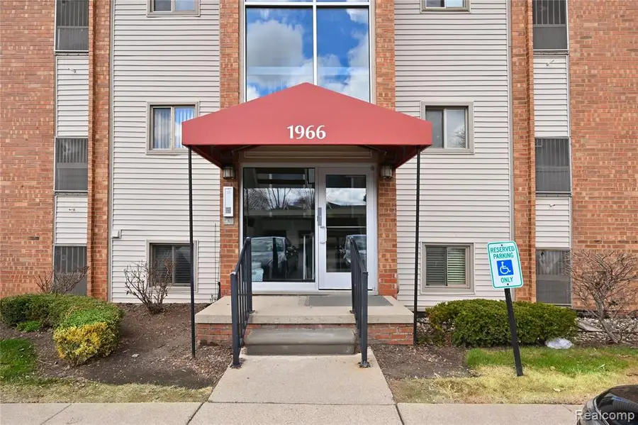 1966 Klingensmith #18C, Bloomfield, MI 48302 - #3