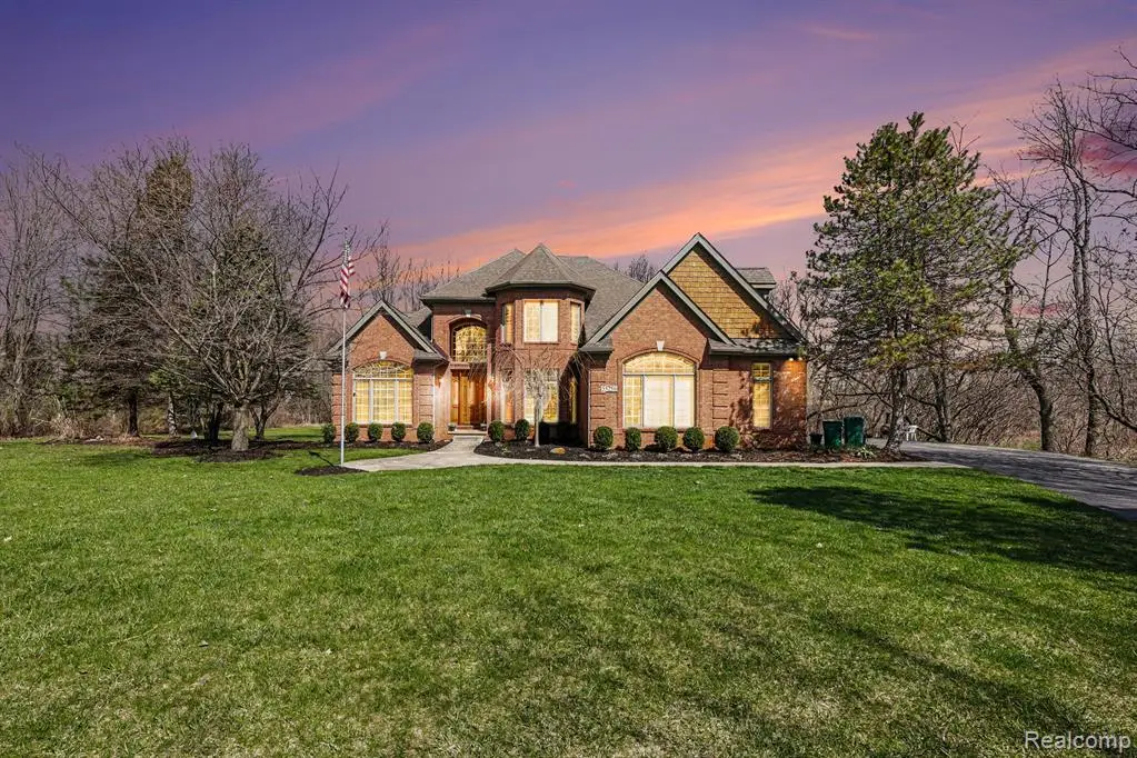 55256 Lee Rd, New Hudson, MI 48165 - #1
