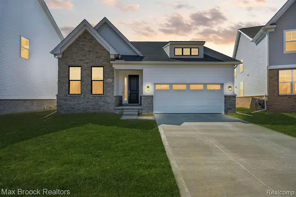 5636 Suffolk, West Bloomfield, MI 48322