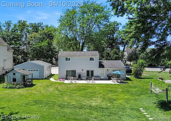 1990 Watkins Lake, Waterford, MI 48328