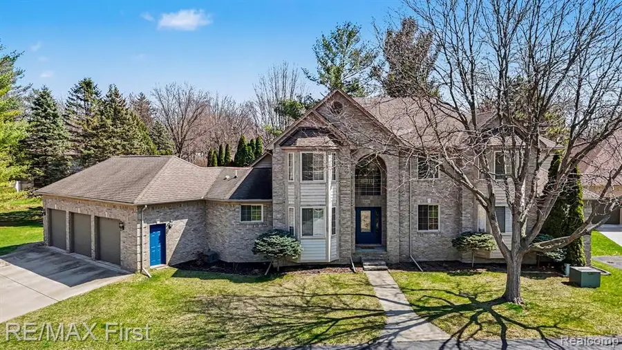 20400 Robinway, Macomb, MI  - #2