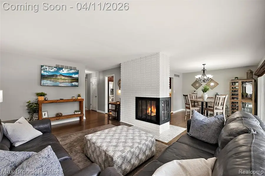 32040 Coronet, Farmington Hills, MI 48334 - #3