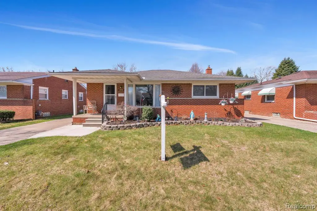 8701 Glengary, Dearborn Heights, MI 48127 - #1