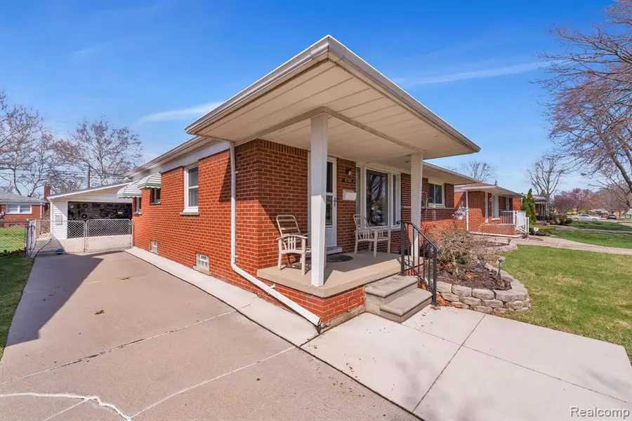 8701 Glengary, Dearborn Heights, MI 48127 - #3