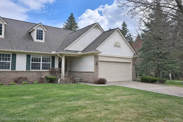110 Four Seasons, Lake Orion, MI 48360