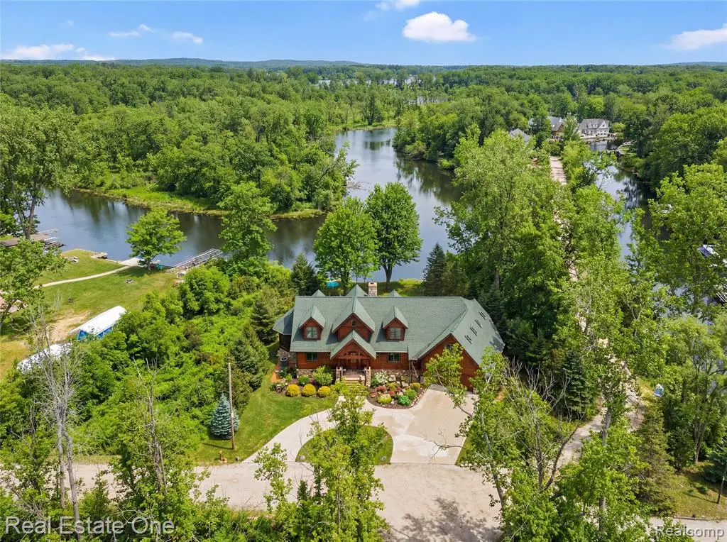 4529 Shoreview, Whitmore Lake, MI 48189 - #1