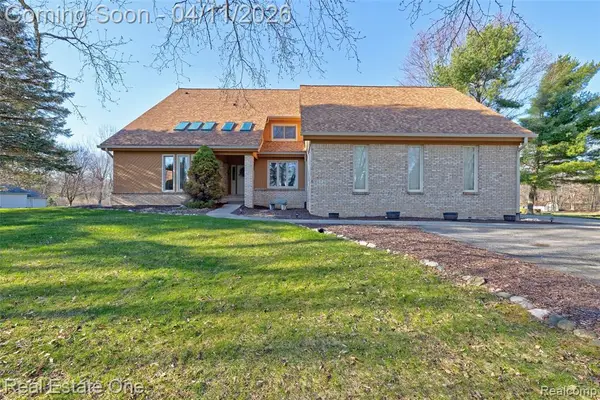 6400 Oak Hill, Ortonville, MI 48462