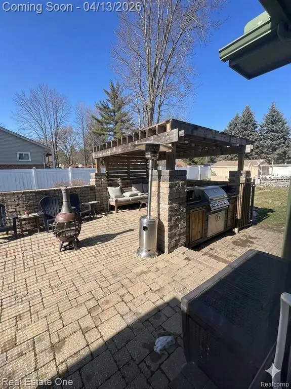 664 John R, Rochester Hills, MI 48307 - #2