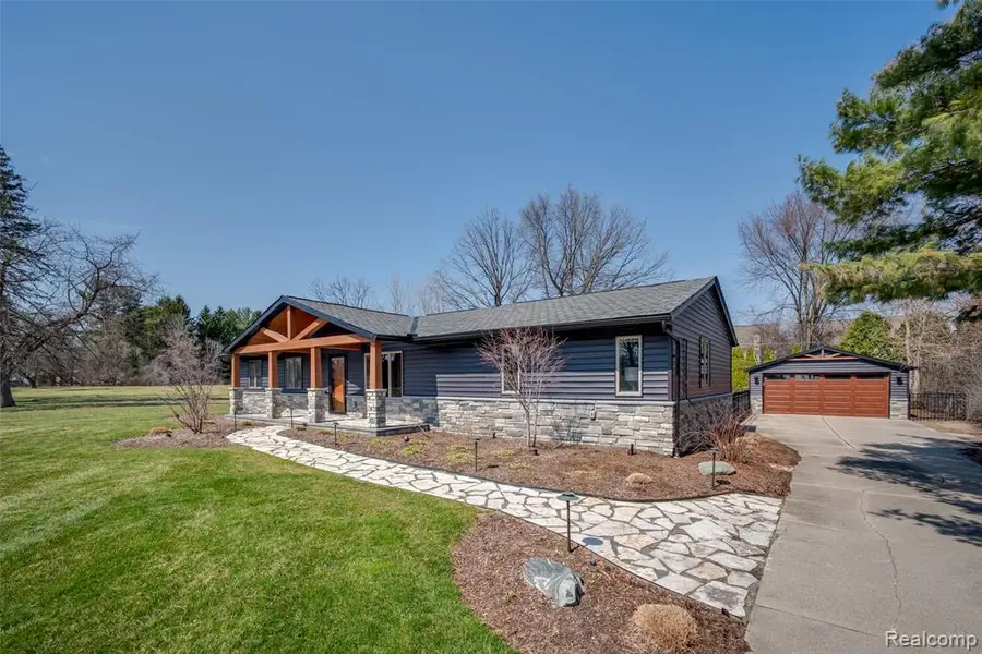 2775 E Square Lake, Troy, MI 48085 - #2