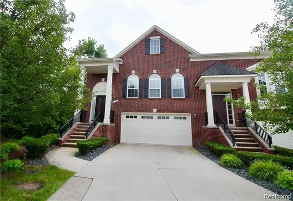 806 Red Run, Troy, MI 48085