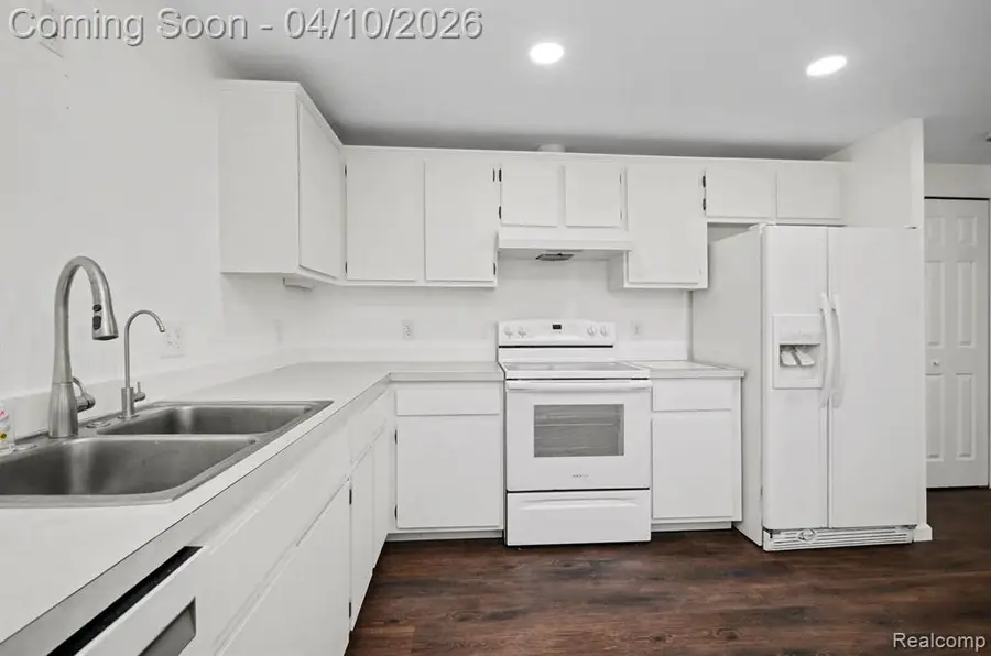 211 Cardinal, Commerce Township, MI 48382 - #3