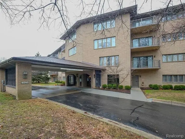 4040 Greenleaf #110, Kalamazoo, MI 49008 - #1