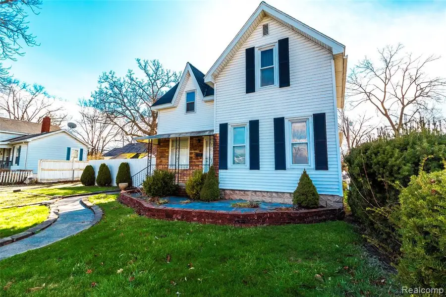 825 N Main, Lapeer, MI 48446 - #2