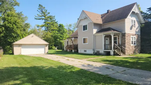 98 Eldredge, Mount Clemens, MI 48043
