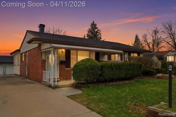 309 S Byfield, Westland, MI 48186