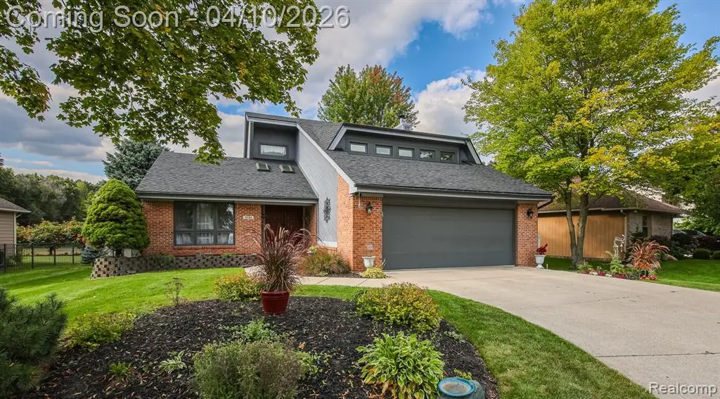 3151 Loon Lake Shores, Waterford, MI 48329 - #1