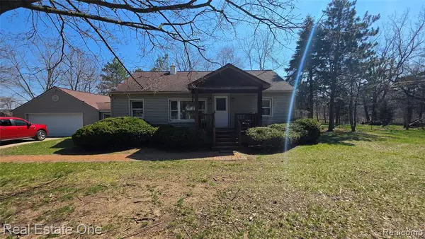 1288 Shoman, Waterford, MI 48327