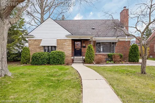 1101 Torrey, Grosse Pointe Woods, MI 48236