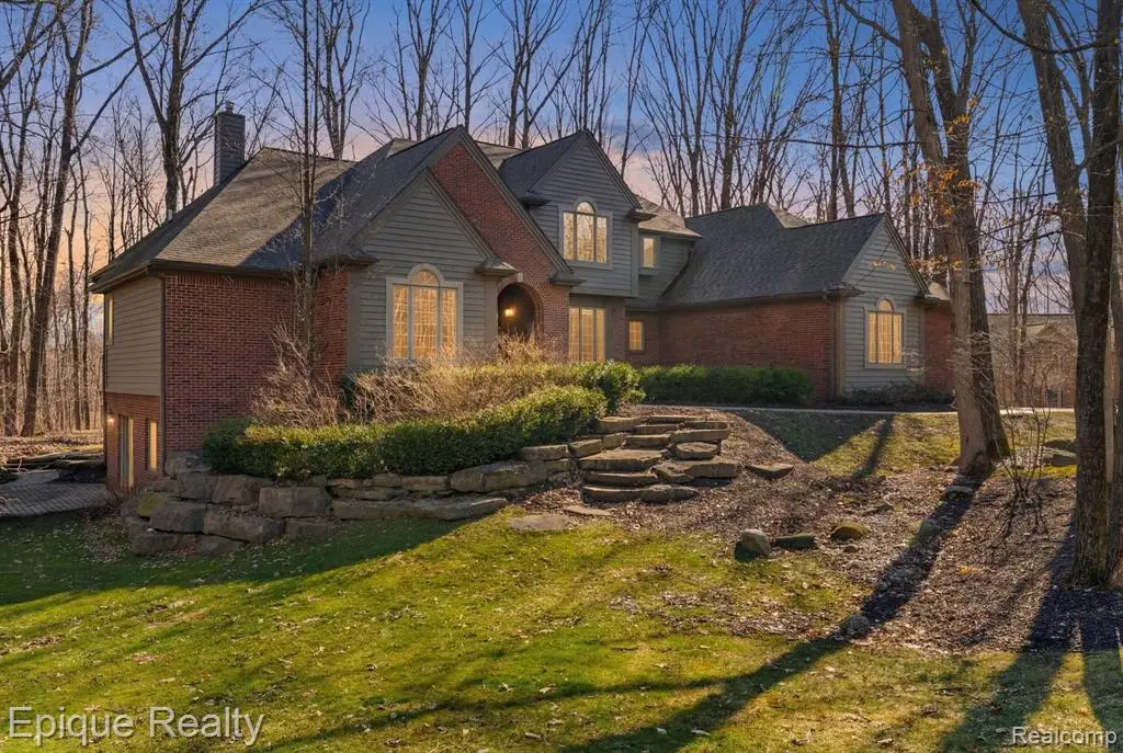 9155 Kelly Lake, Clarkston, MI 48348 - #1