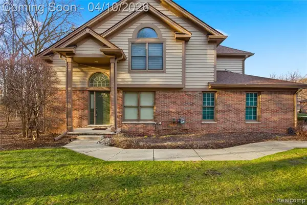 5351 Royal Vale, Dearborn, MI 48126