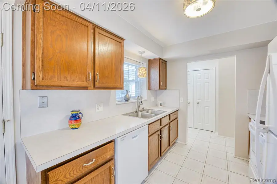 24615 Park Terrace, Harrison Township, MI 48045 - #2