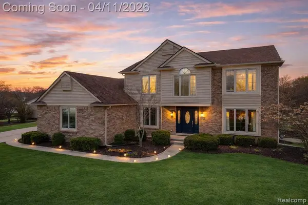 22668 Foxmoor, Novi, MI 48374